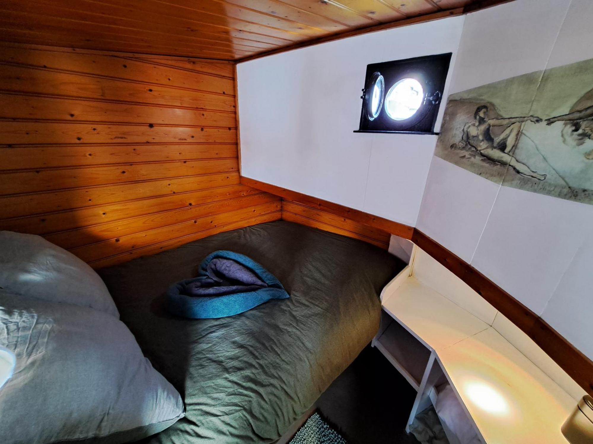 B&B Teddy "Prachtig Authentiek Woonschip Uit 1912, 15 Minuten Van Amsterdam" Wormer Dış mekan fotoğraf