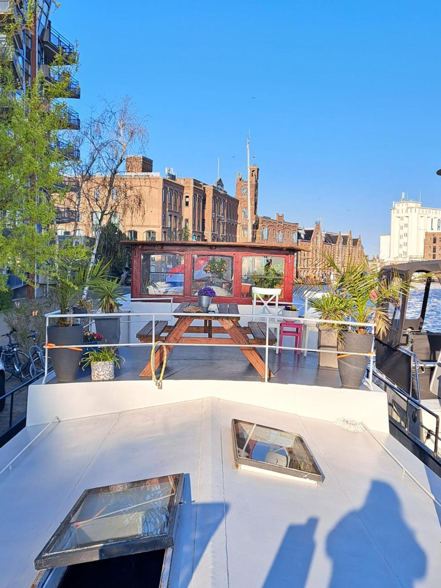 B&B Teddy "Prachtig Authentiek Woonschip Uit 1912, 15 Minuten Van Amsterdam" Wormer Dış mekan fotoğraf
